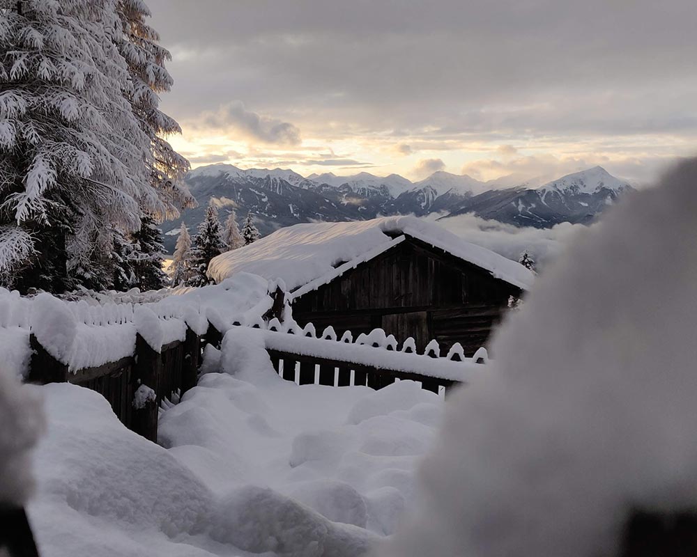 baita vicino a luesen inverno